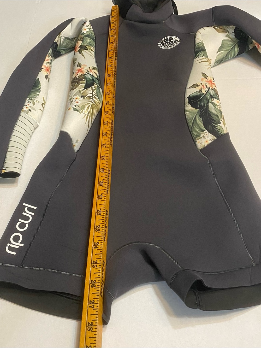 Rip Curl Women’s Floral Long-Sleeve Springsuit, Size 6, Gray/Tropical Panels - Picture 7 of 11